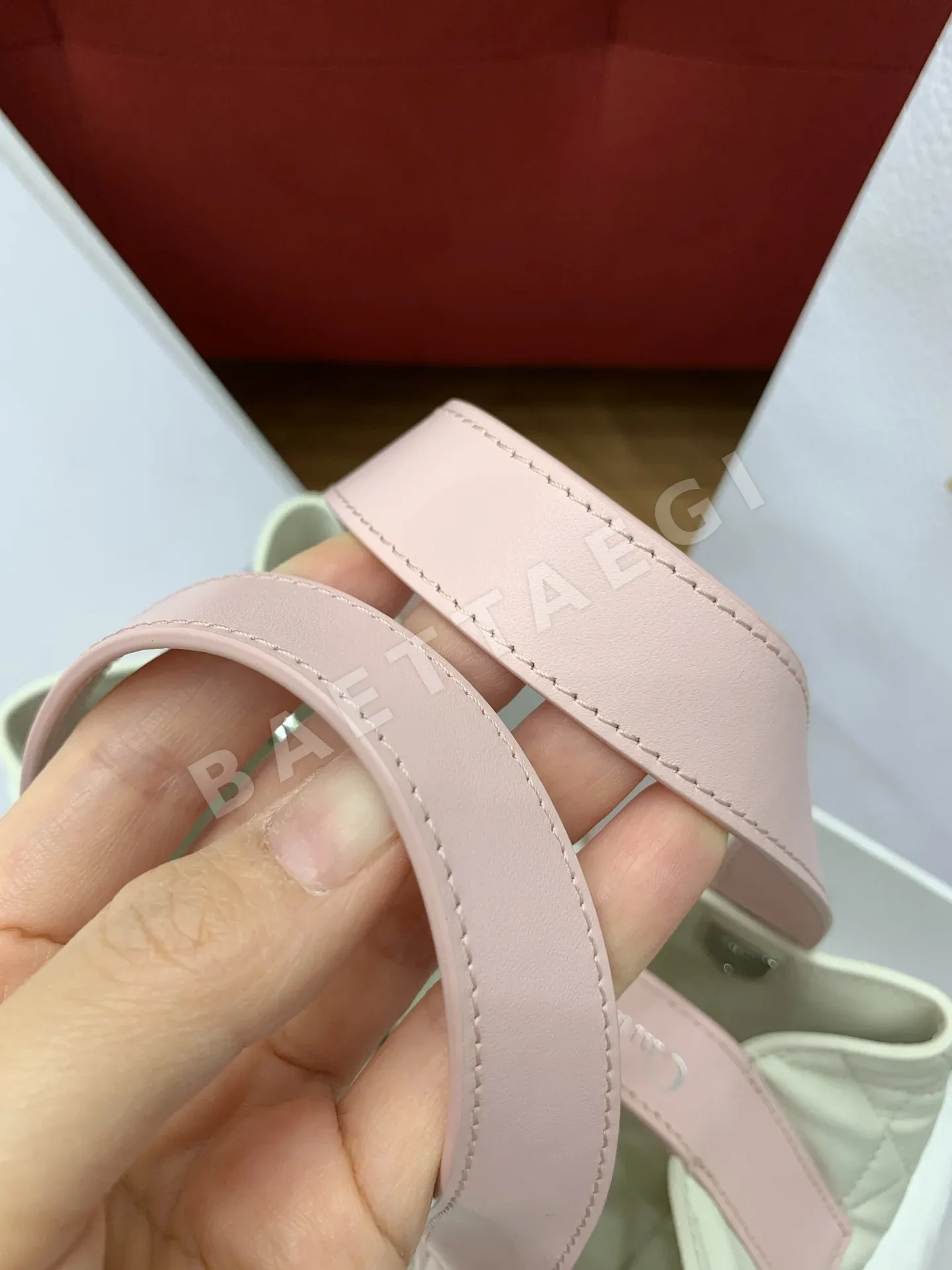 디올 뚜주흐 작은 세로 가방 상세 이미지 6