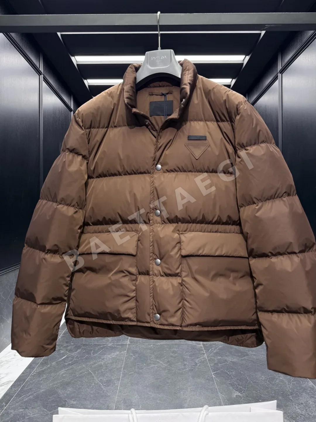 프라다 Re-Nylon 구스다운 남성 패딩 상세 이미지 5