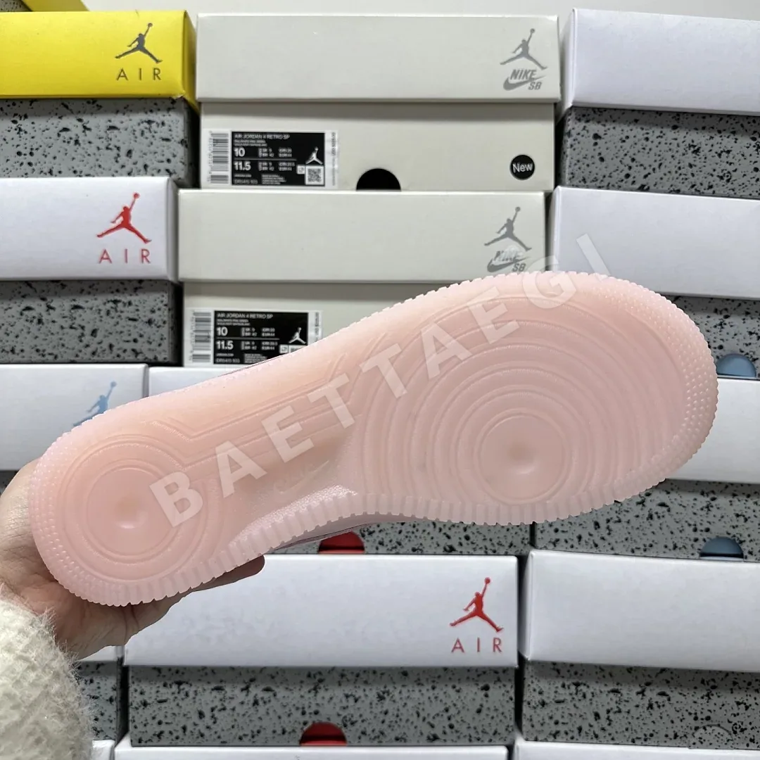 나이키 [XY/PB] 에어 포스 1 로우 CZ8065-600 201730 Nike Air Force 1 Low Drake NOCTA 상세 이미지 4
