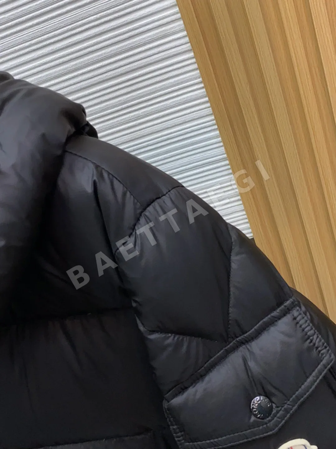 몽클레르 남성 다운 패딩 재킷 상세 이미지 4