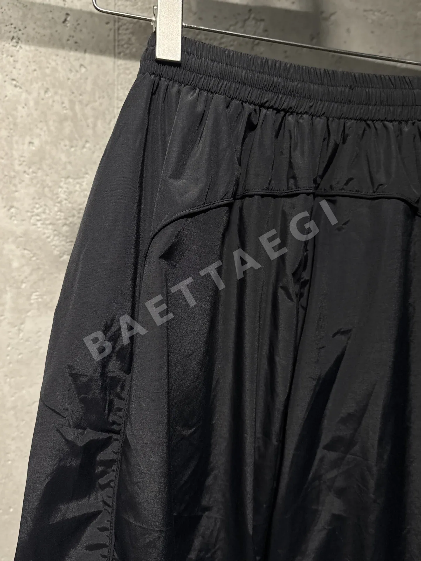 발렌시아가 남성 바지 상세 이미지 8