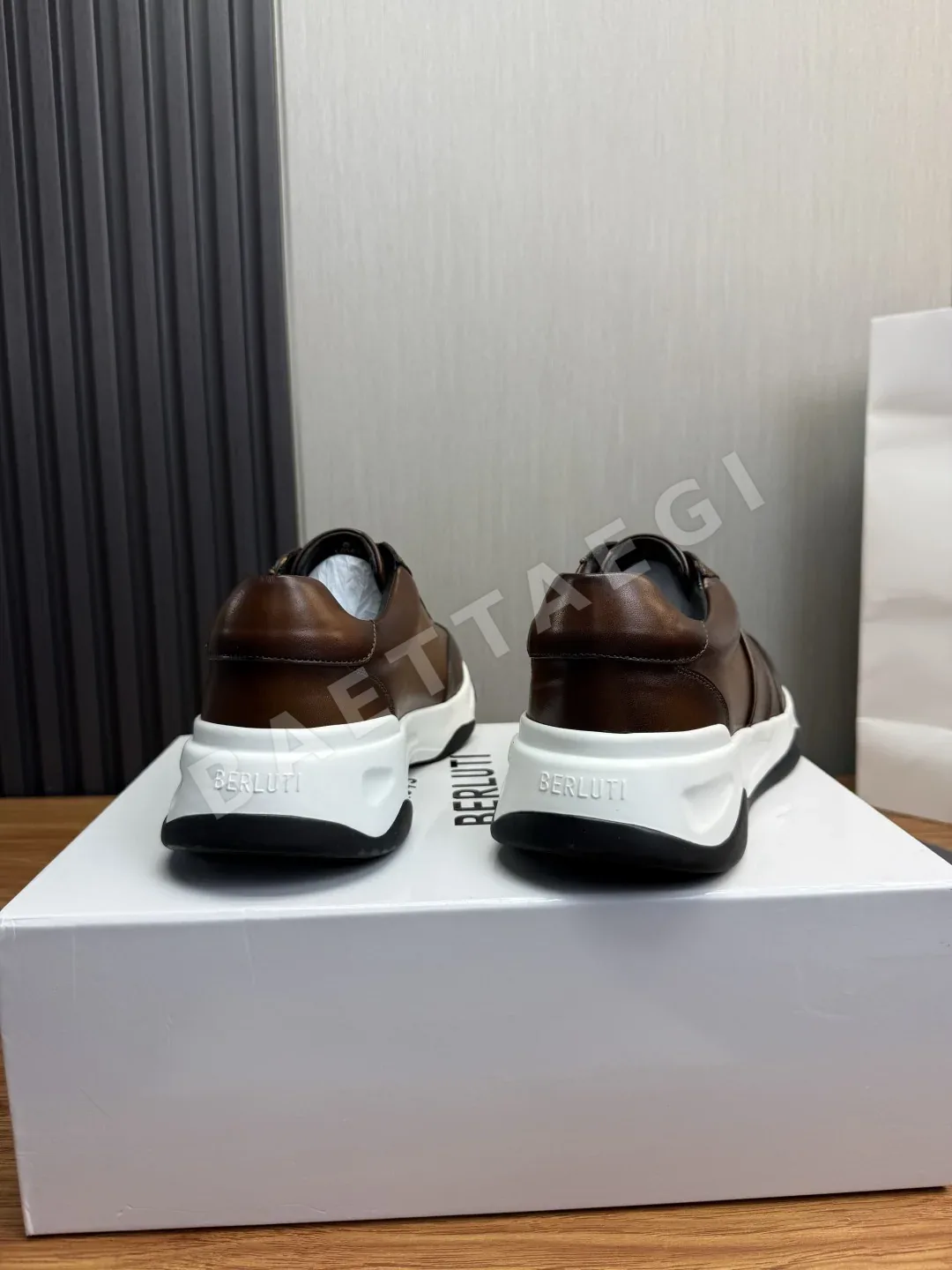 벨루티 수입 카프스킨 남성 캐주얼 신발 상세 이미지 5