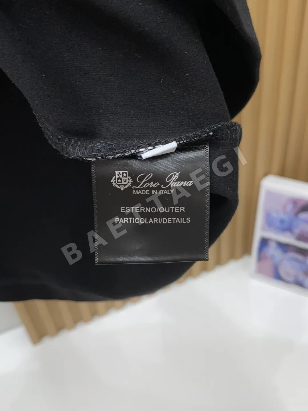 로로피아나 로고 배지 라운드넥 반팔 티셔츠 상세 이미지 6