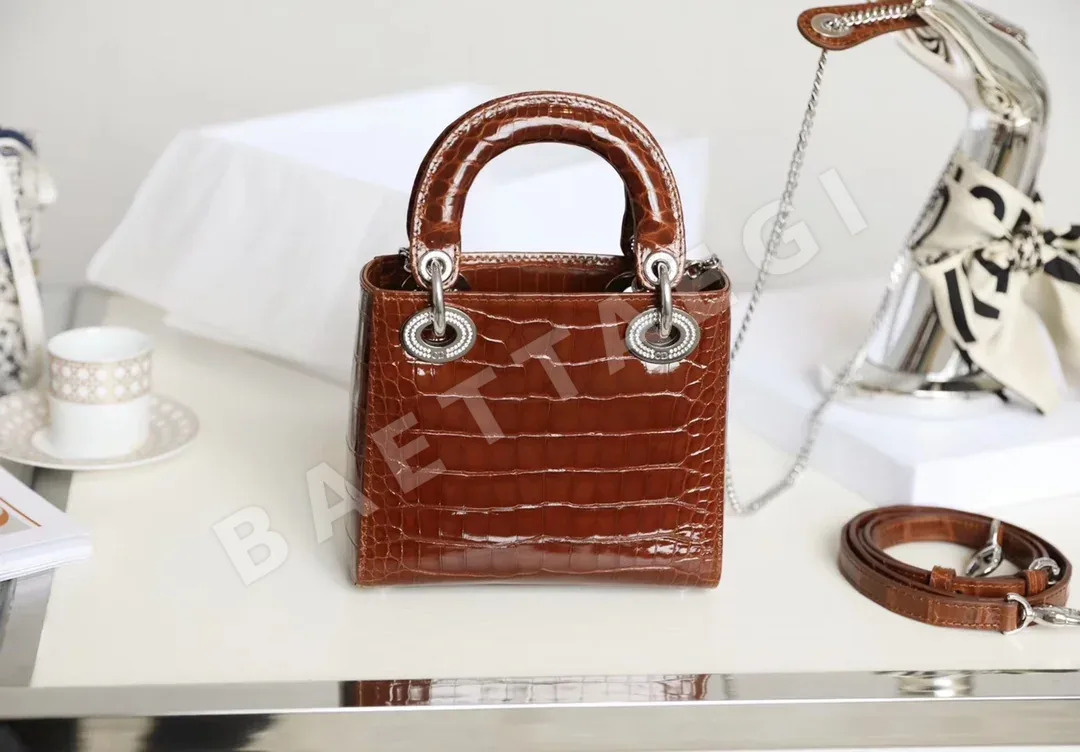 디올 미니 레이디 하니 브라운 악어가죽 가방 상세 이미지 6