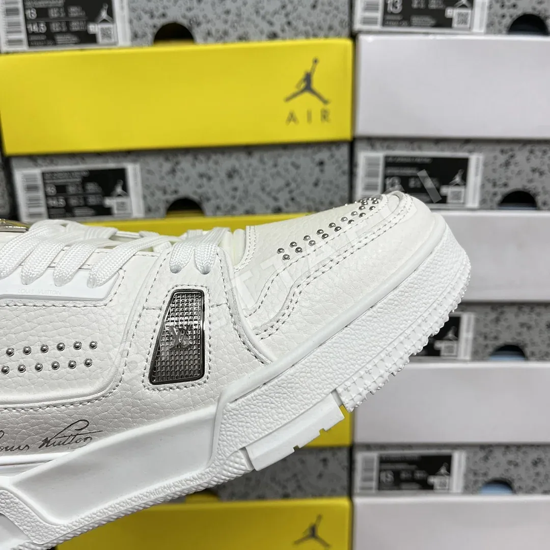 루이비통 [D1] V2 01 화이트 실버 205840 Louis Vuitton V2-01 상세 이미지 2