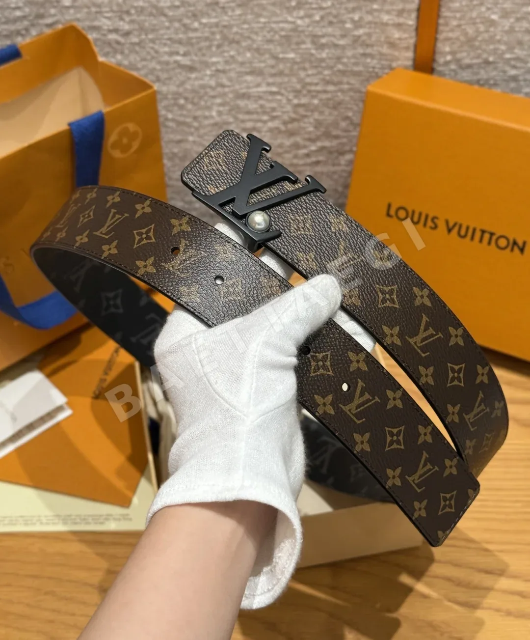 루이비통 LV 이니셜 펄 리버시블 벨트 상세 이미지 9