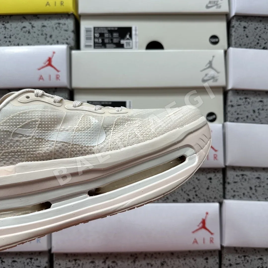 나이키 [5A] 보메로 프리미엄 아이보리 HQ2050-835 201642 Nike Vomero Premium 상세 이미지 4
