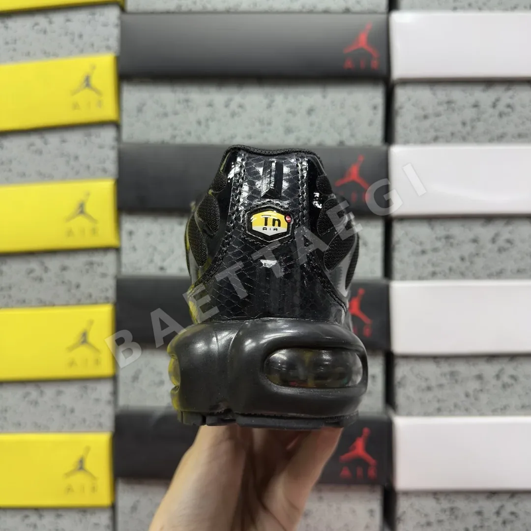 나이키 [BD] 에어 맥스 플러스 블랙 골드 852630-001 201907 Nike Air Max Plus 상세 이미지 3