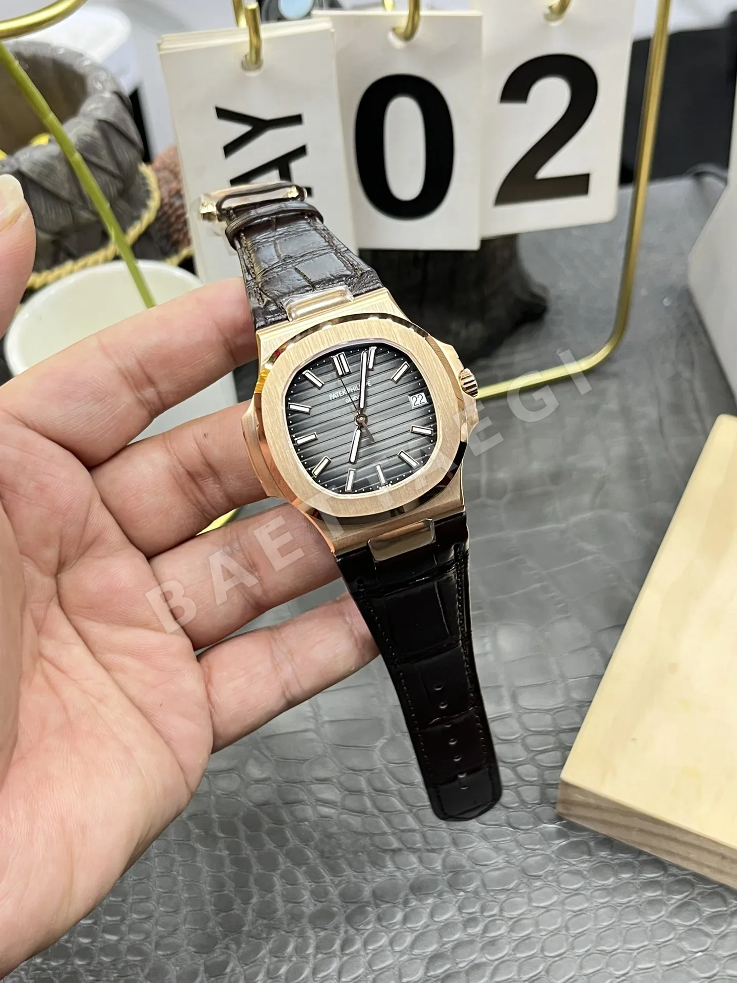 파텍필립 노틸러스 5711 자동 레더스트랩 그레이 다이얼 로즈골드 3K 공장 레플리카 43986 Patek Philippe 상세 이미지 9