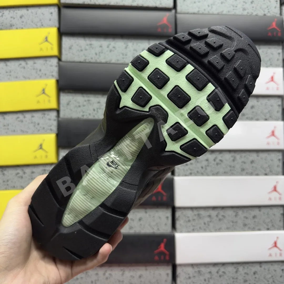 나이키 [WE] 에어 맥스 95 OG HJ5996-005 201886 Nike Air Max 95 OG Big Bubble Fresh Mint 상세 이미지 9