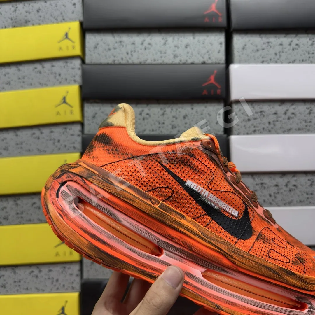 나이키 [M] 보메로 프리미엄 IQ7166-800 201746 Nike Vomero Premium Melitta Baumeister 상세 이미지 8