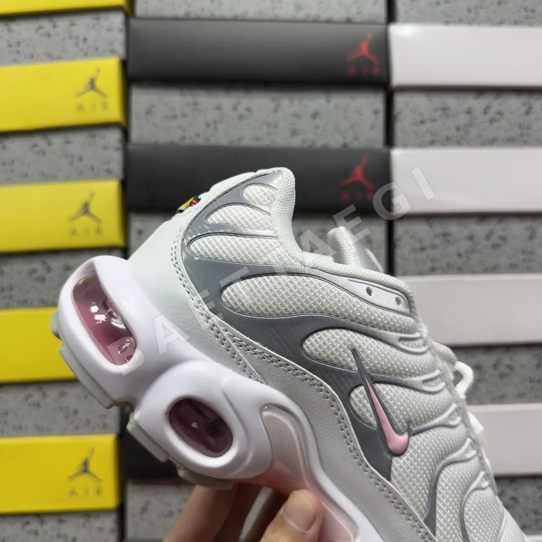 나이키 [BD] 에어 맥스 플러스 HF0107-100 201848 Nike Air Max Plus Summit White Pink Rise 상세 이미지 4