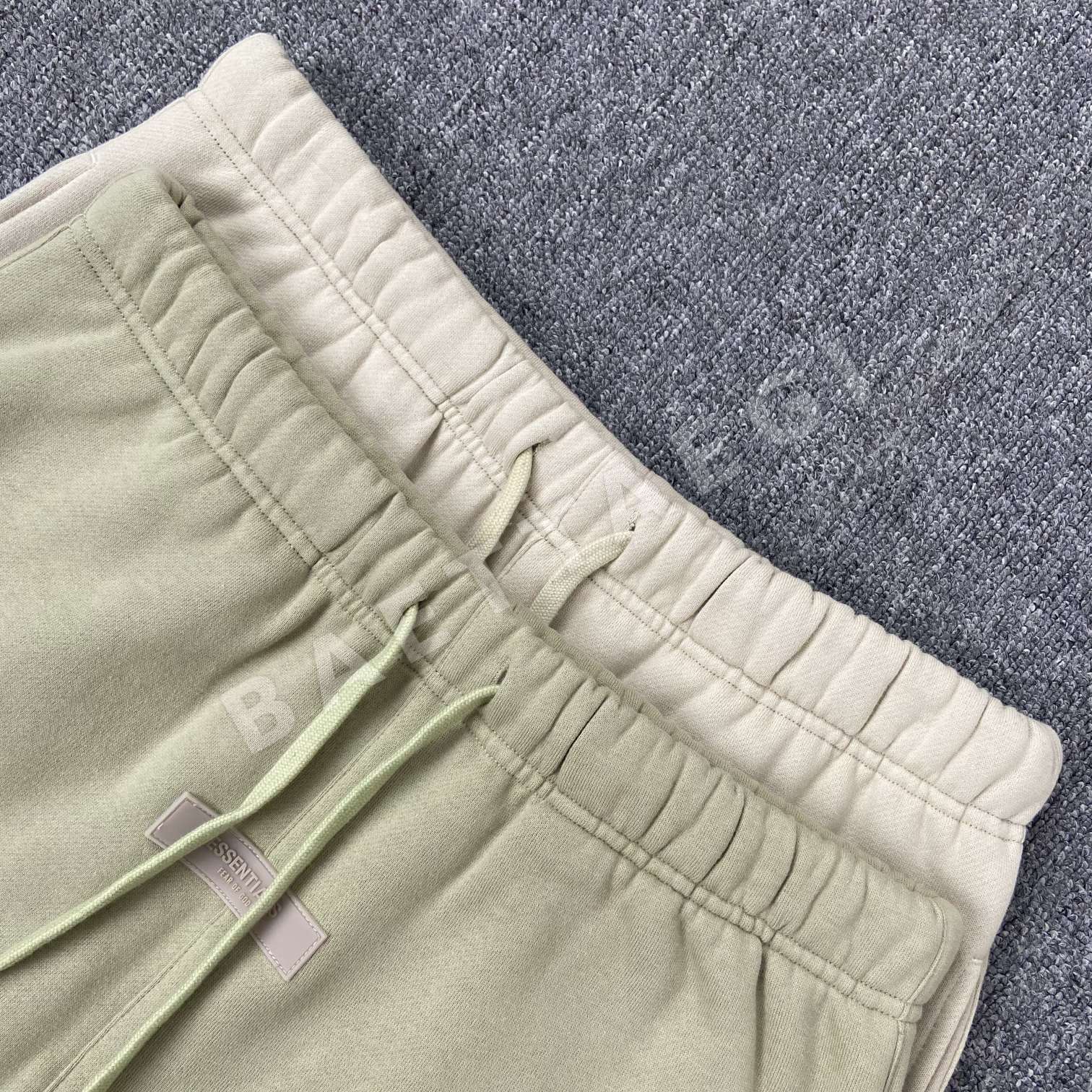 피어오브갓 ESS 플로키 라벨 바지 상세 이미지 3