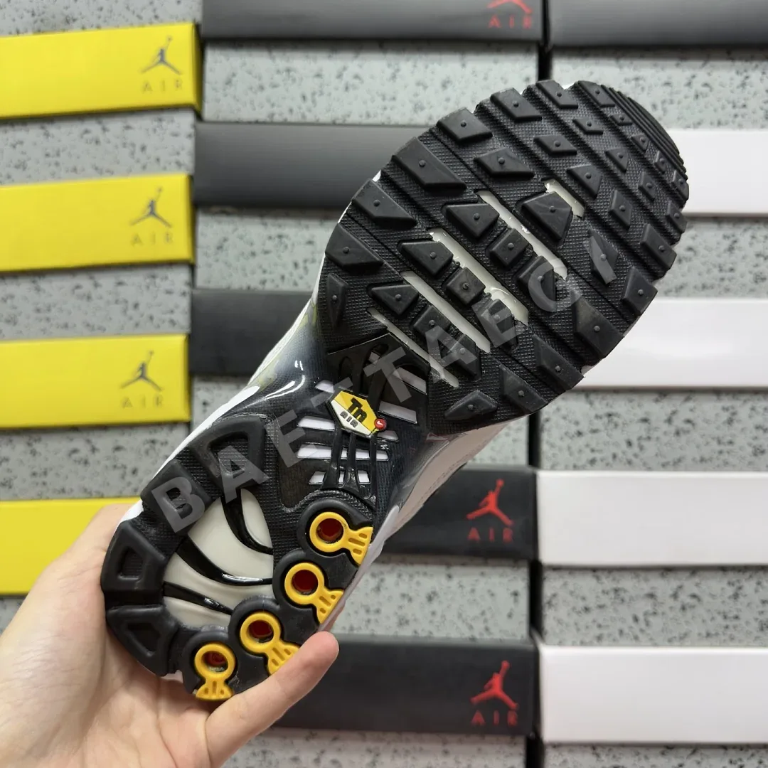 나이키 [BD] 에어 맥스 플러스 CT1094-102 201908 Nike Air Max Plus White Black Metallic 상세 이미지 5