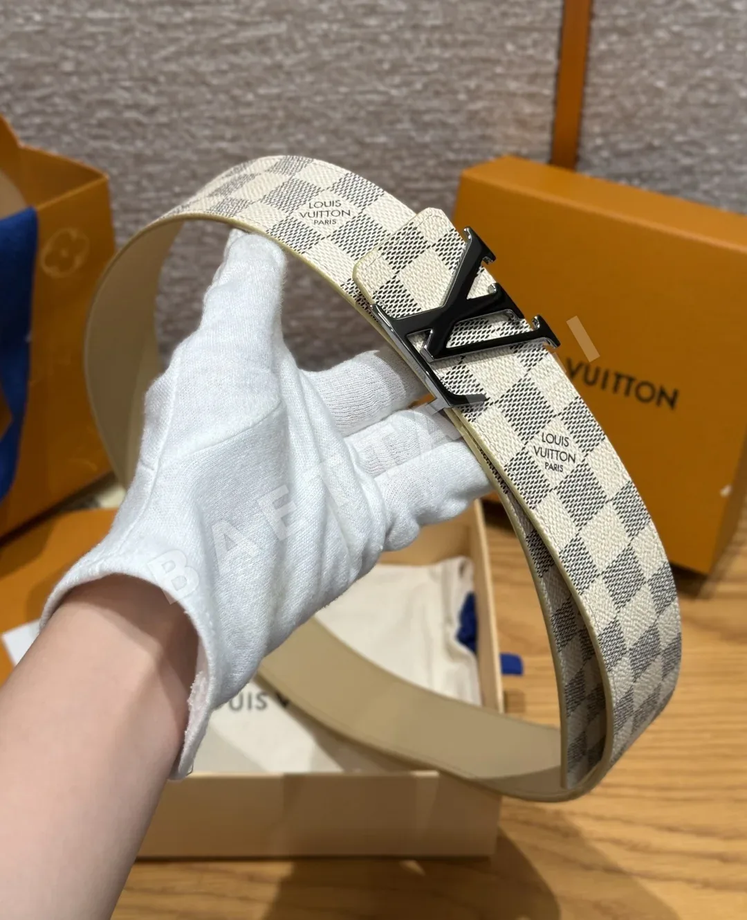 루이비통 LV 이니셜 40mm 리버서블 벨트 상세 이미지 8