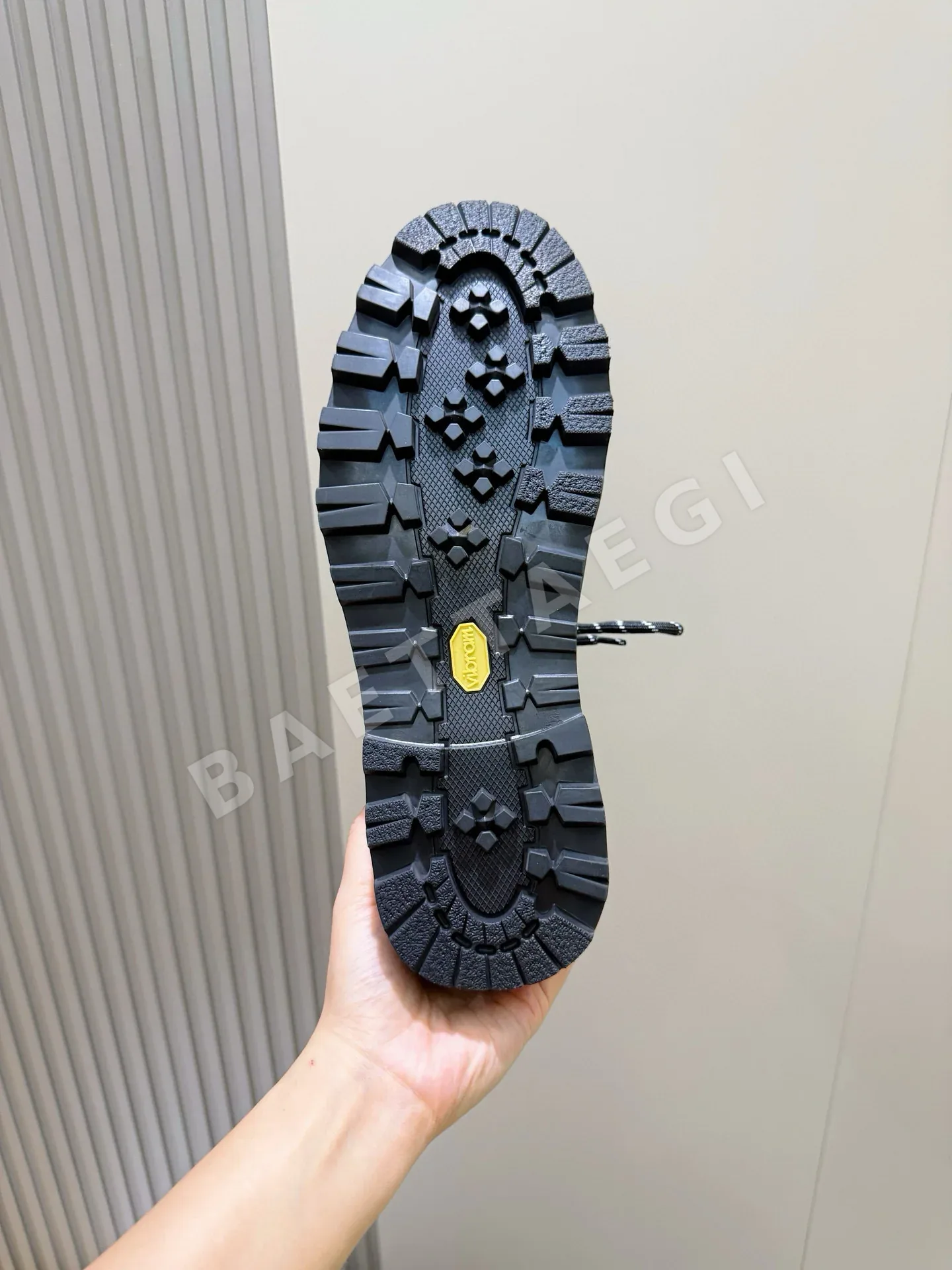 몽클레르 부츠 남성 가죽 하이컷 상세 이미지 9