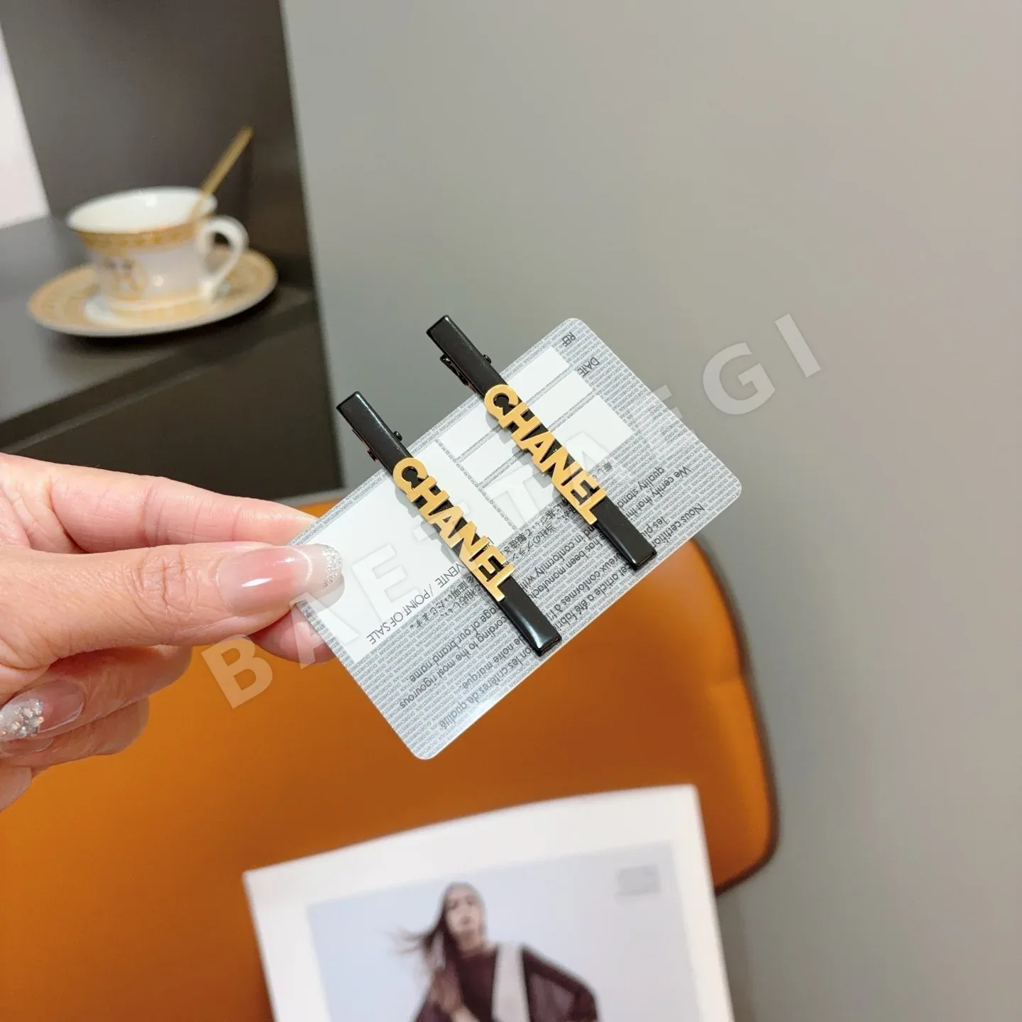 샤넬 클래식 로고 BB 헤어 클립 상세 이미지 2