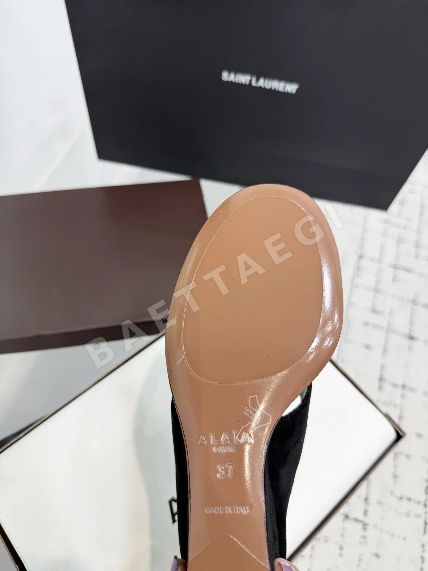 알라이아 큐빅 힐 웨지 샌들 상세 이미지 9