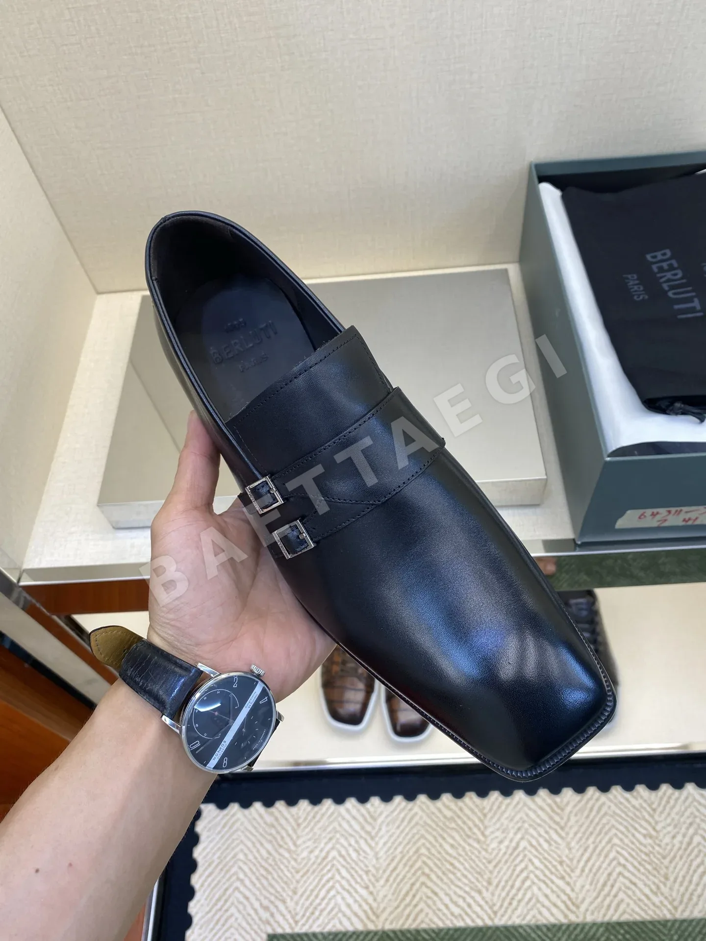 벨루티 로퍼 가죽 수작업 도색 상세 이미지 5