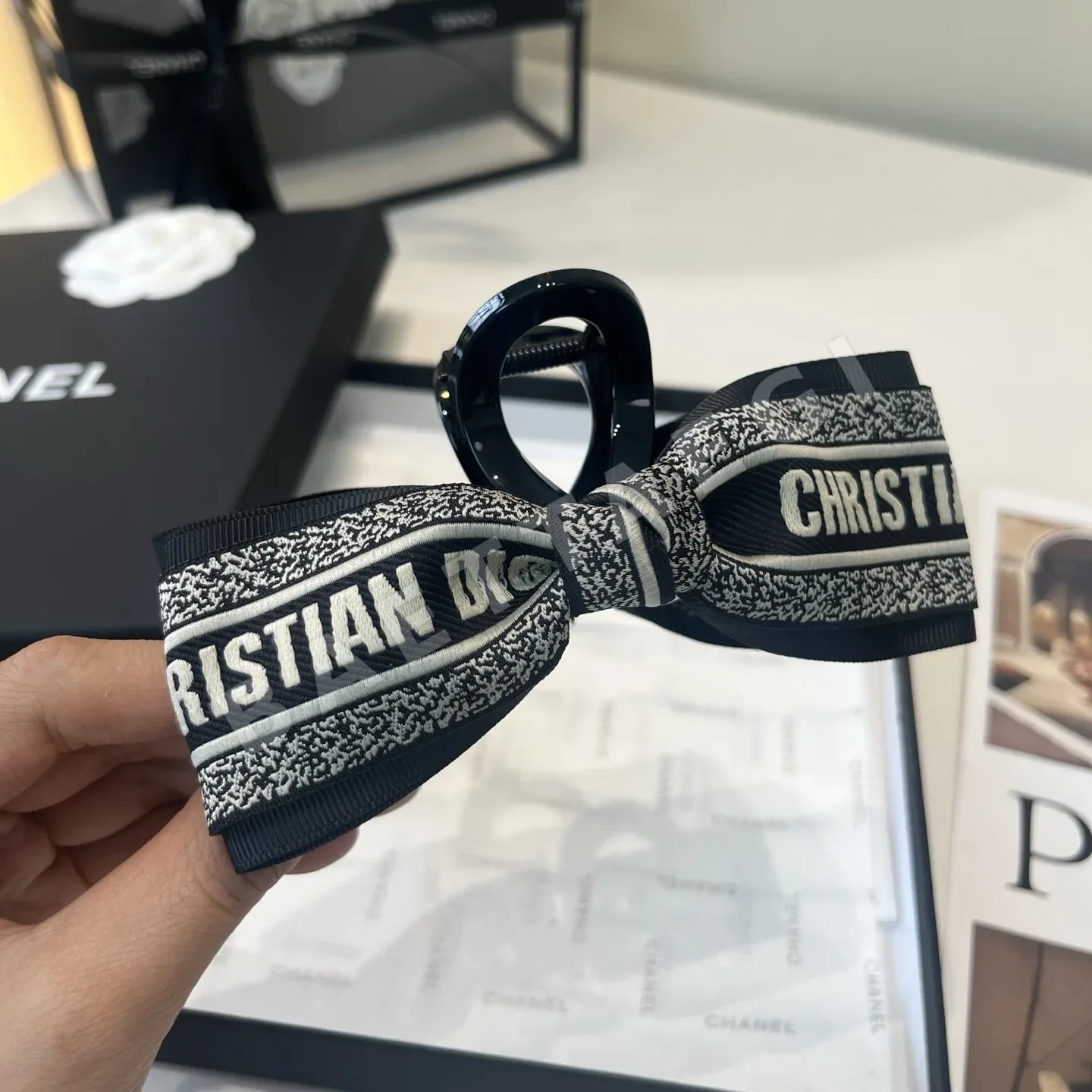 디올 CD 클립 헤어악세사리 상세 이미지 3
