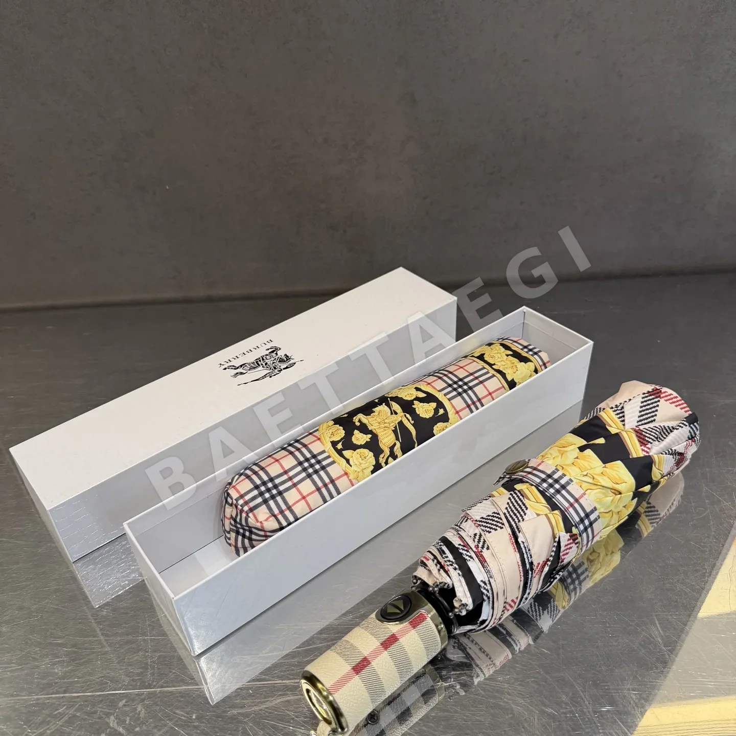 버버리 3단 자동 접이식 자외선 차단 우산 상세 이미지 2