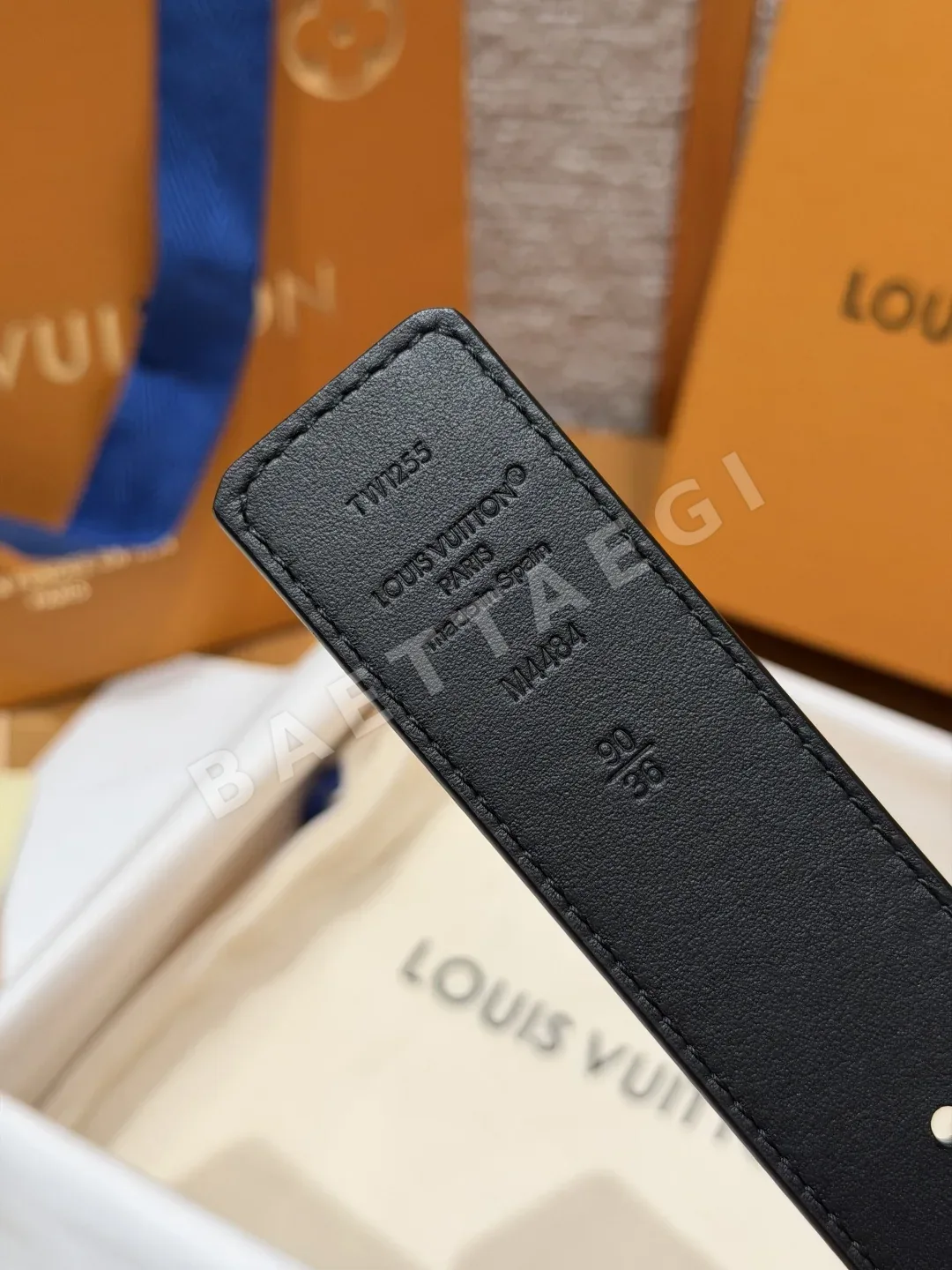 루이비통 LV 이니셜 35mm 양면 벨트 상세 이미지 8