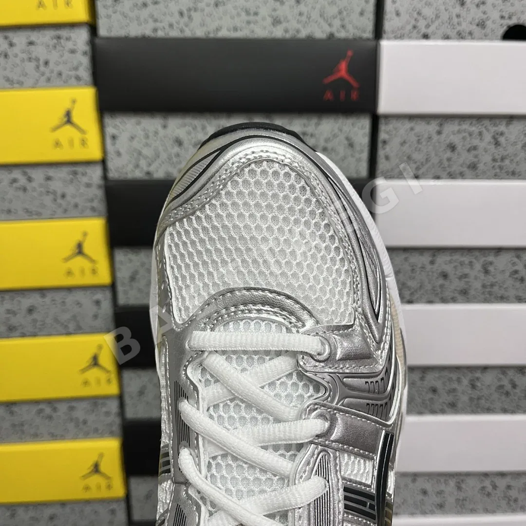 아식스 [ZC] 젤 카야노 14 1203A537-110 200324 Asics Gel-Kayano 14 White Graphite Grey 상세 이미지 7
