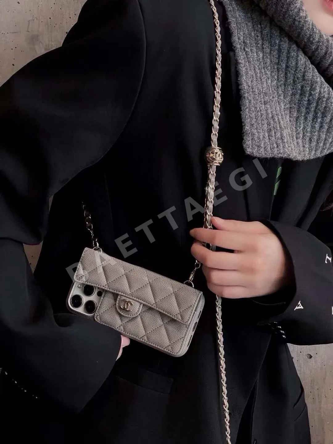 샤넬 더블 C 로고 플립 탑 카드 슬롯 스마트폰 케이스 상세 이미지 2