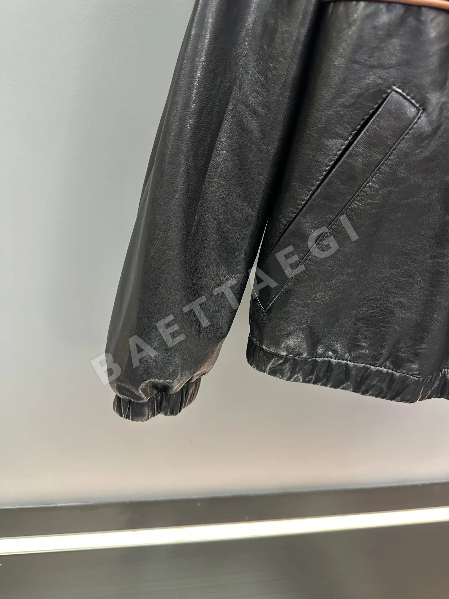 루이비통 탑스티치 램스킨 스탠드카라 자켓 상세 이미지 5
