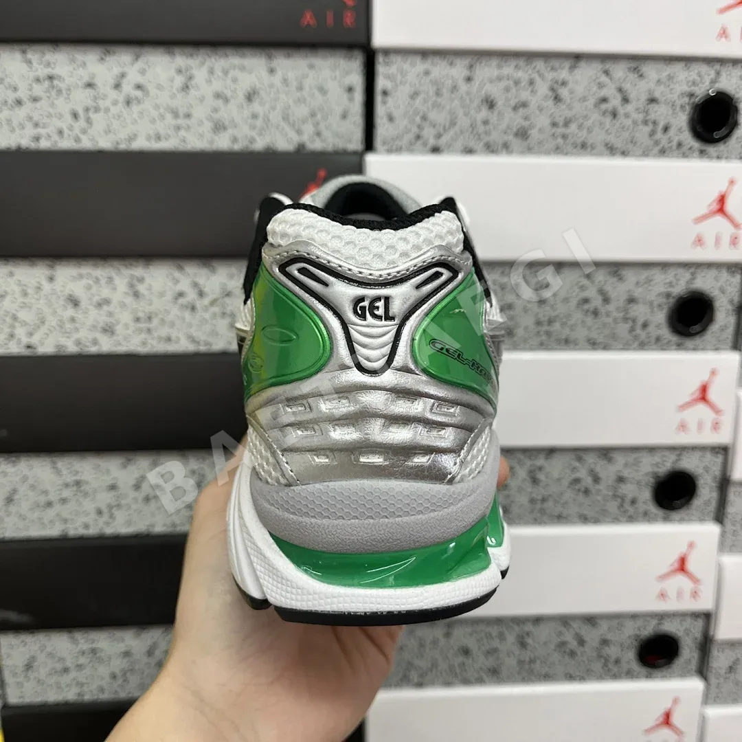 아식스 [TOP] 젤 카야노 14 1201A019-110 200305 Asics Gel-Kayano 14 White Malachite Green 상세 이미지 2