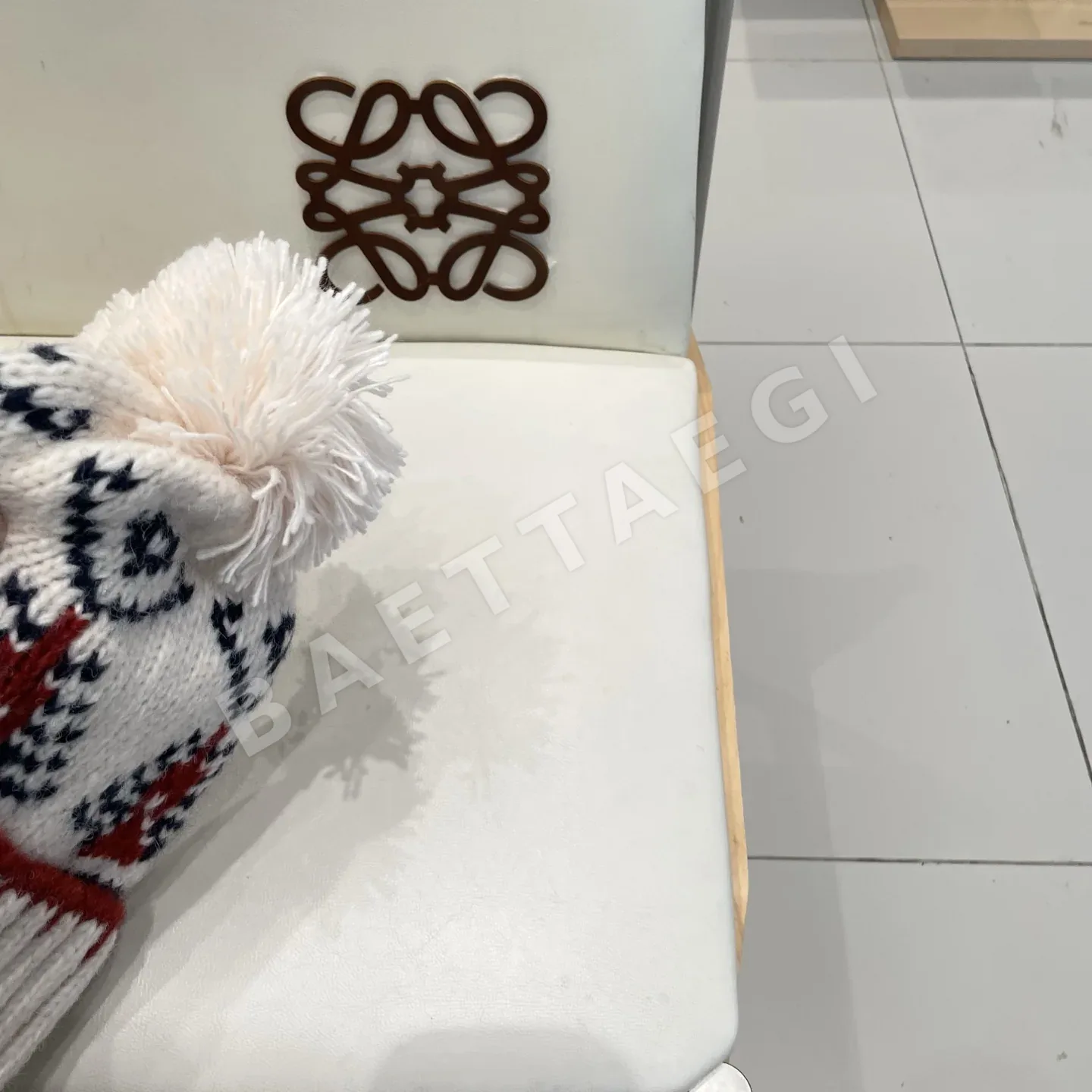 몽클레르 여성 울 폼폼 니트 모자 상세 이미지 6