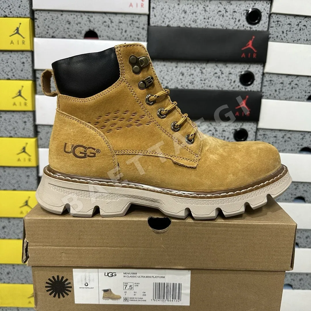 어그 [OT] 5868 209136 UGG 5868 상세 이미지 1