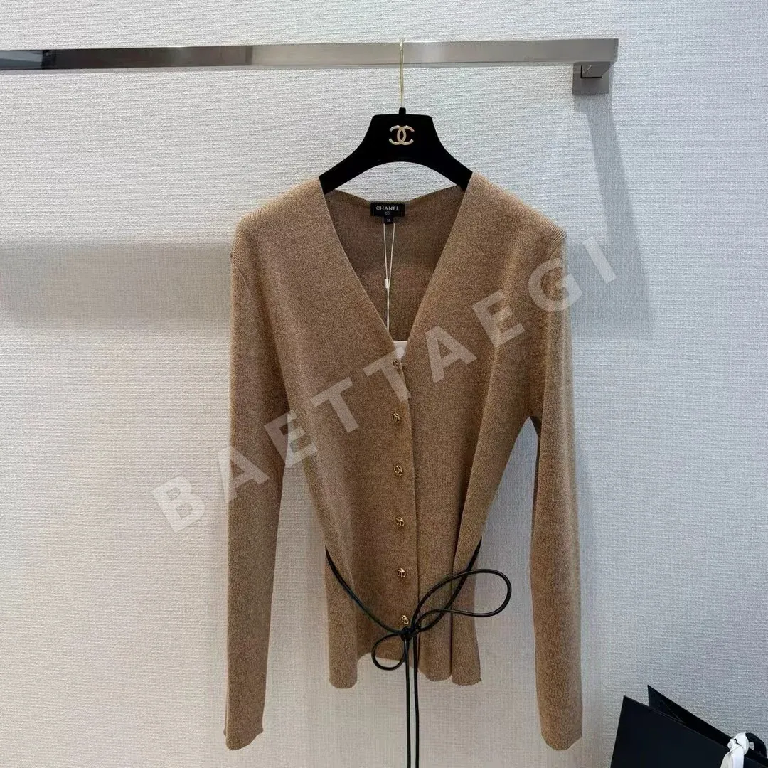 샤넬 V넥 골드버클 태슬 가디건 베스트 상세 이미지 3