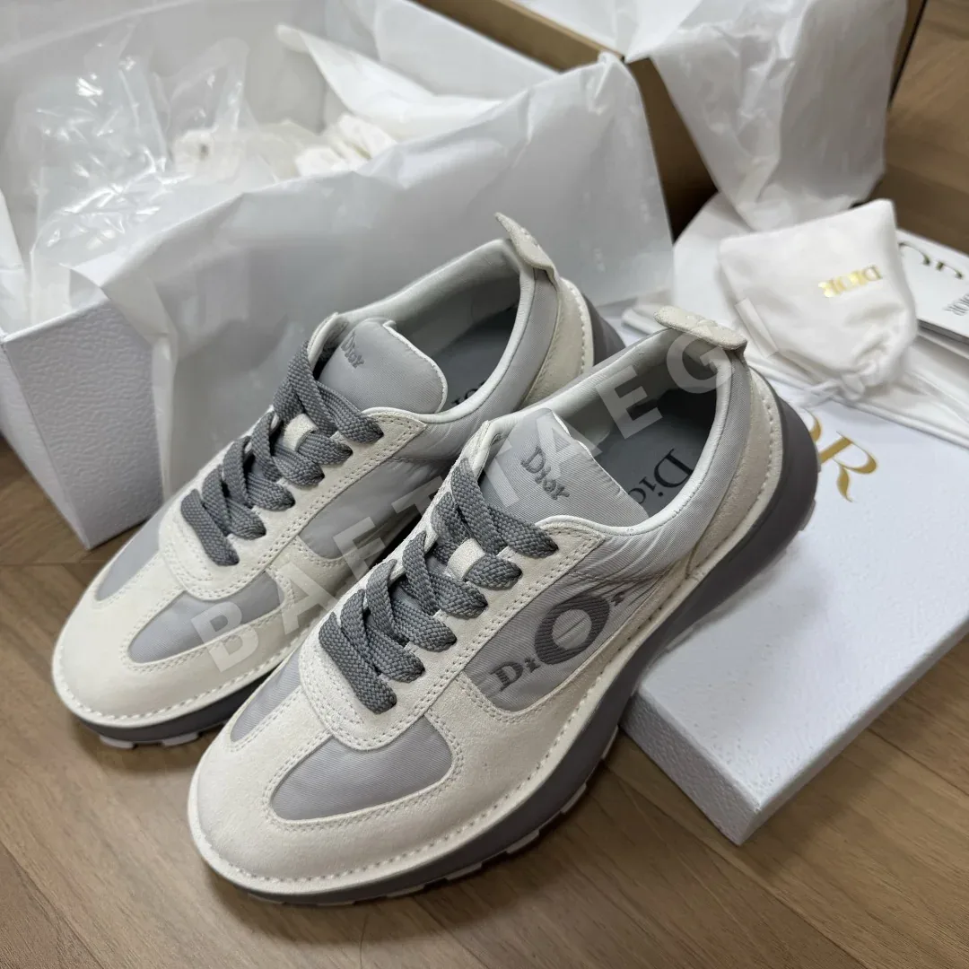 디올 스니커즈 스웨이드 측면 자수 상세 이미지 2