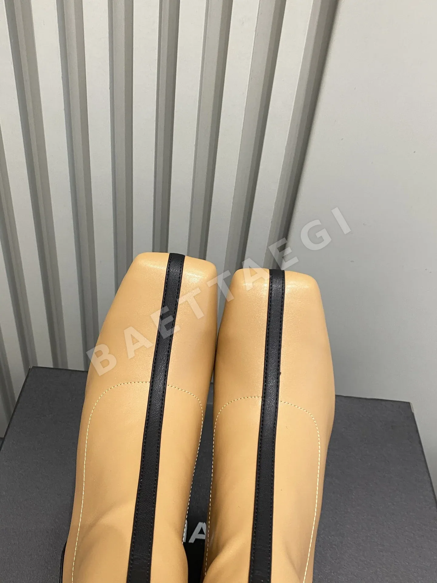 샤넬 부츠 시어스킨 비스듬한 개구부 상세 이미지 4