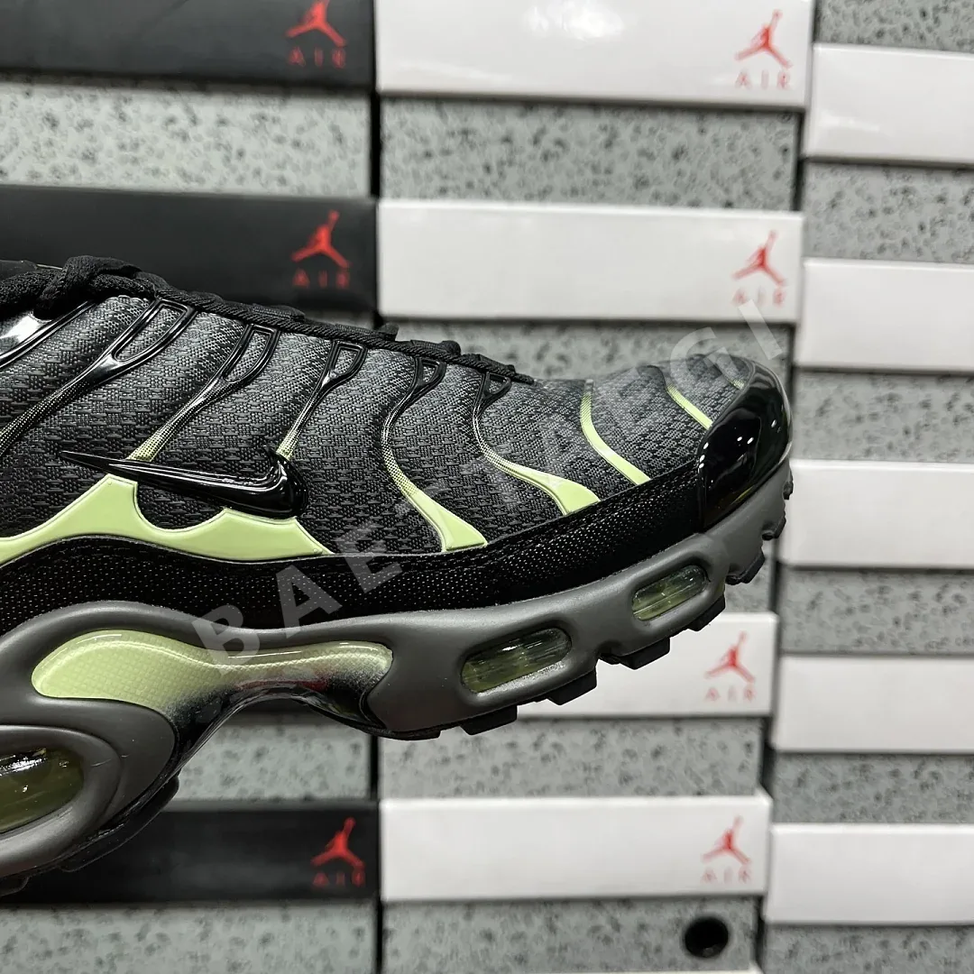나이키 [DF] 에어 맥스 플러스 DM0032-035 201678 Nike Air Max Plus Iron Gray Light Liquid 상세 이미지 4
