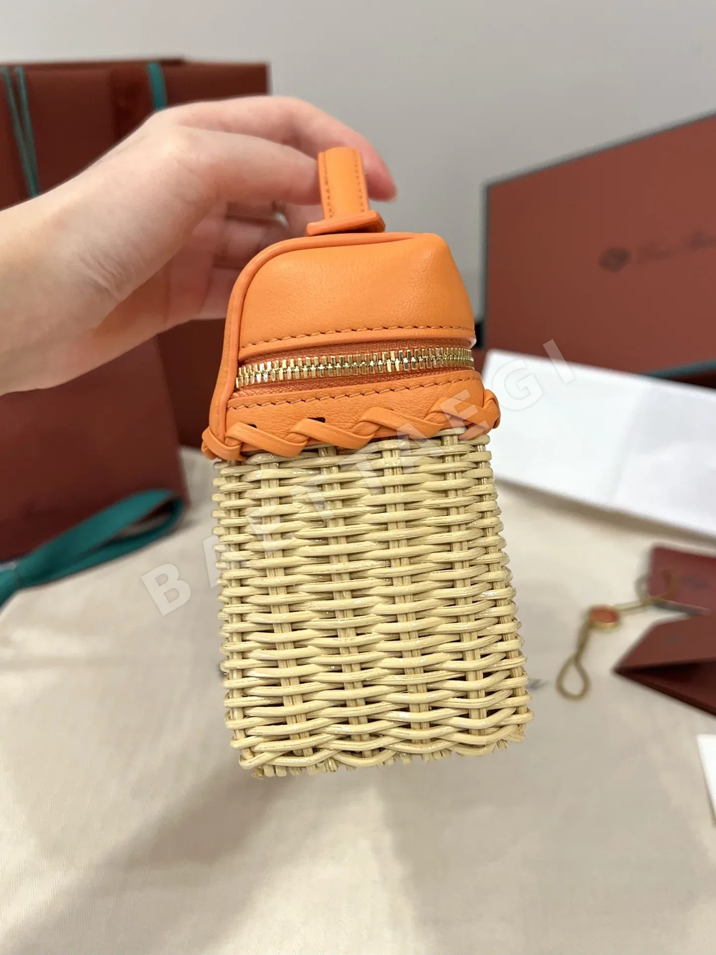 로로피아나 대나무 가죽 패치워크 핸드백 상세 이미지 4