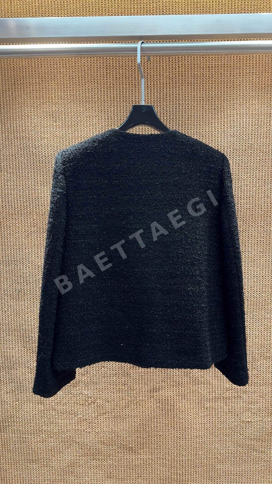 샤넬 클래식 블랙 트위드 자켓 상세 이미지 9