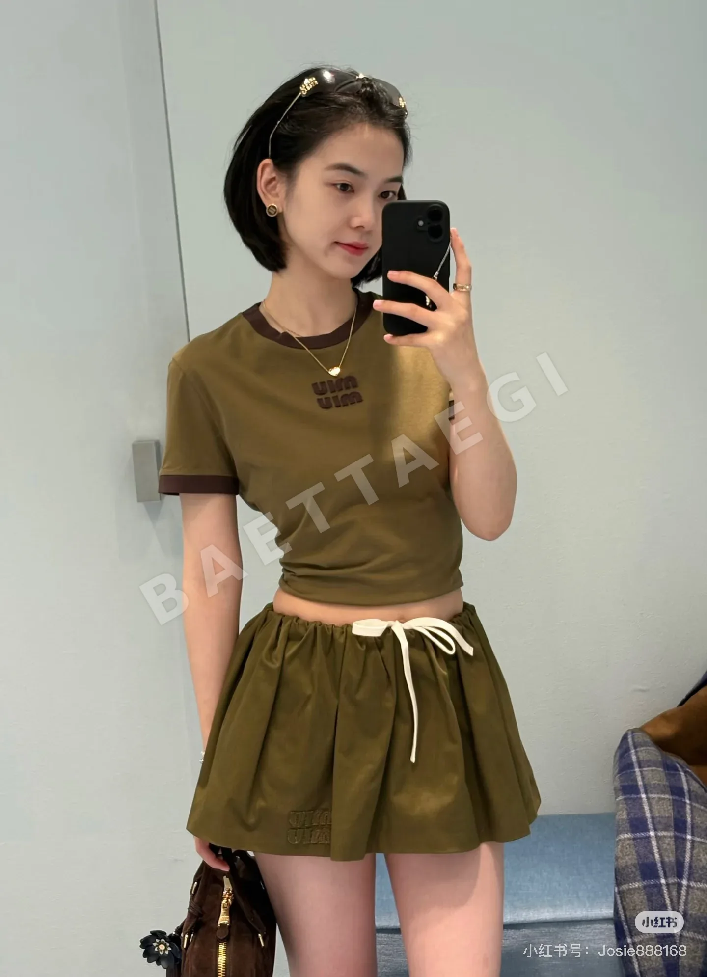 미우미우 카라 블록 크루넥 반팔 티셔츠 상세 이미지 2