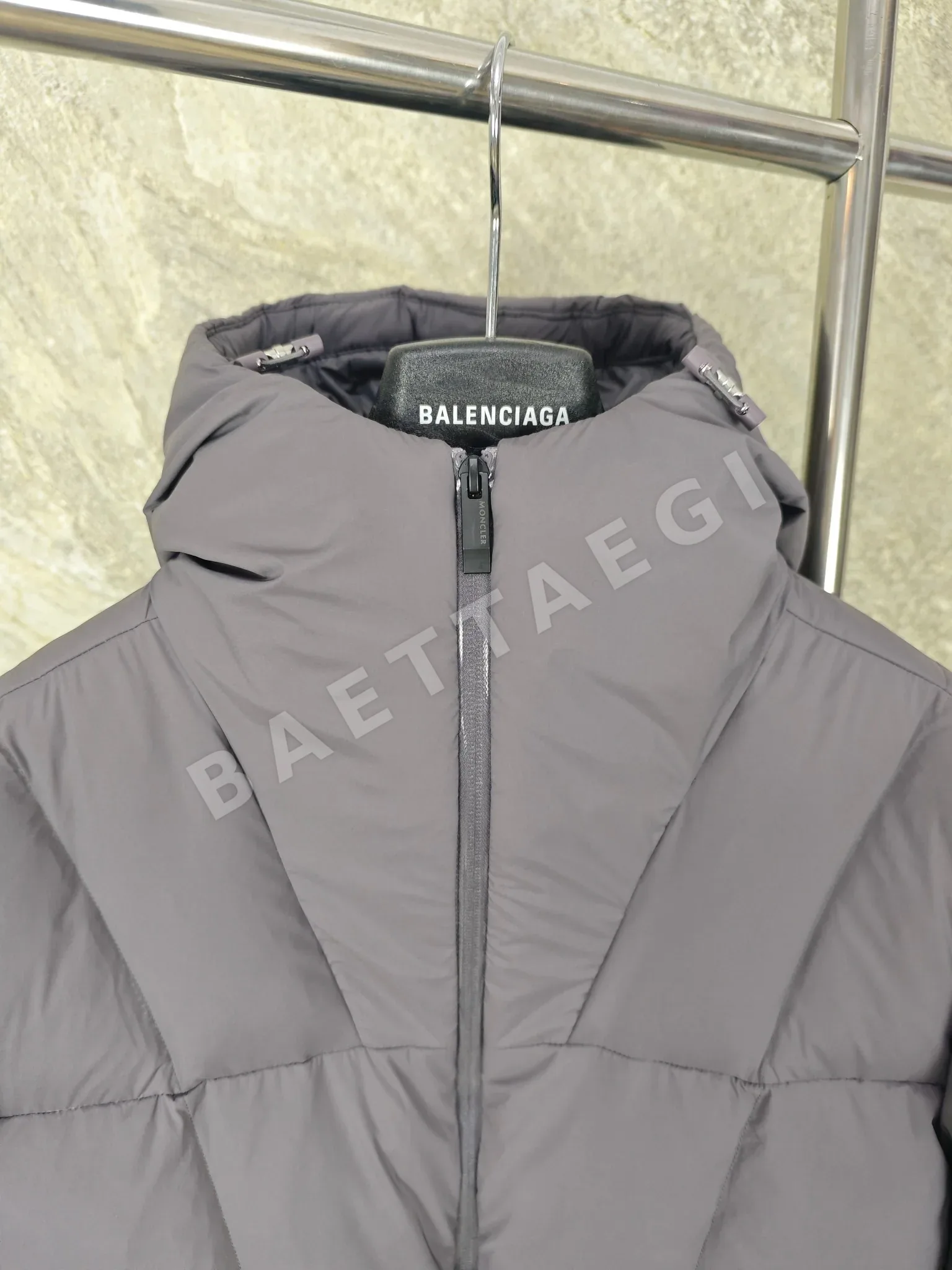 몽클레르 퓨생 후드 쇼트 다운 자켓 25FW 상세 이미지 3