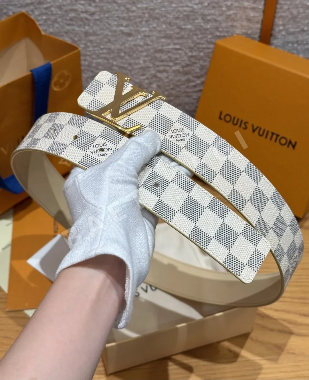 루이비통 LV 이니셜 40mm 리버시블 다미에 아줄 벨트 상세 이미지 9