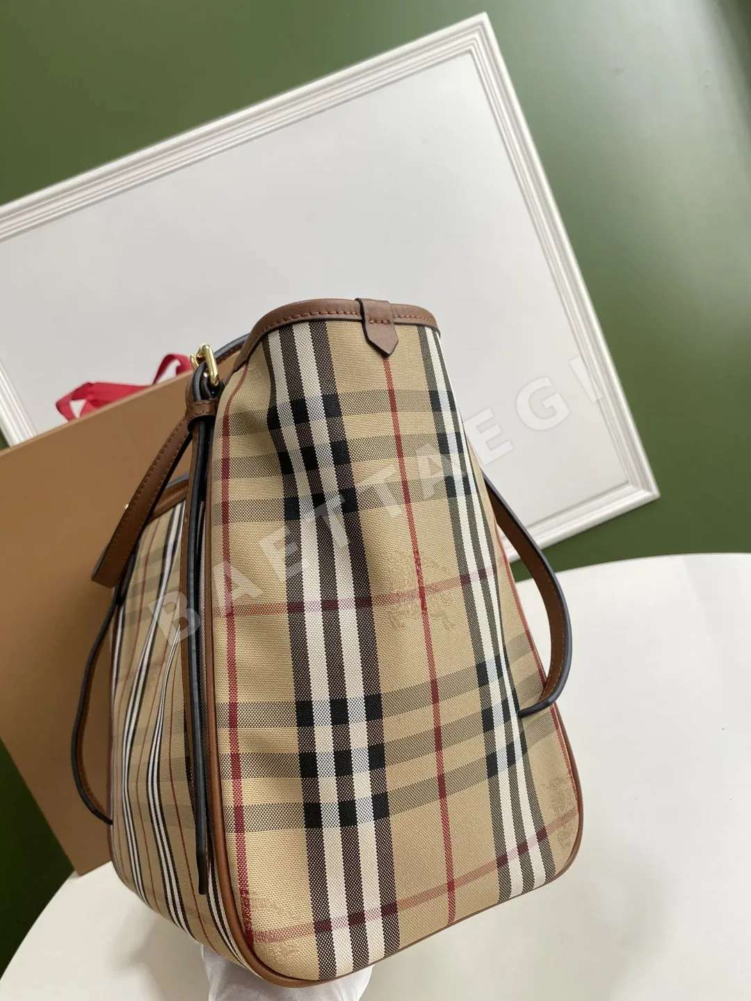 버버리 인비저블 호스 쇼핑백 가방 상세 이미지 5