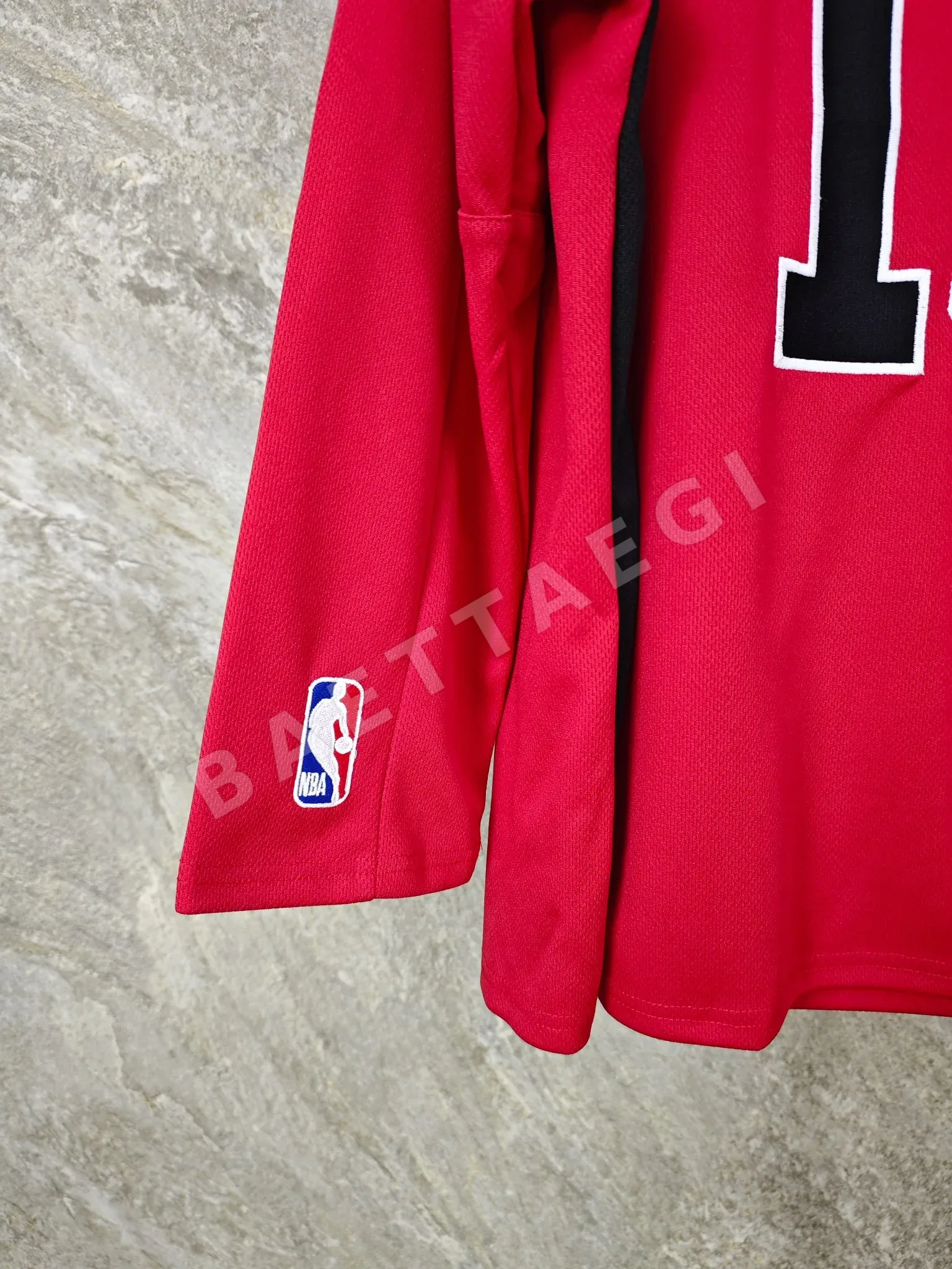 발렌시아가 NBA 콜라보 자수 메시 긴팔 티셔츠 상세 이미지 5