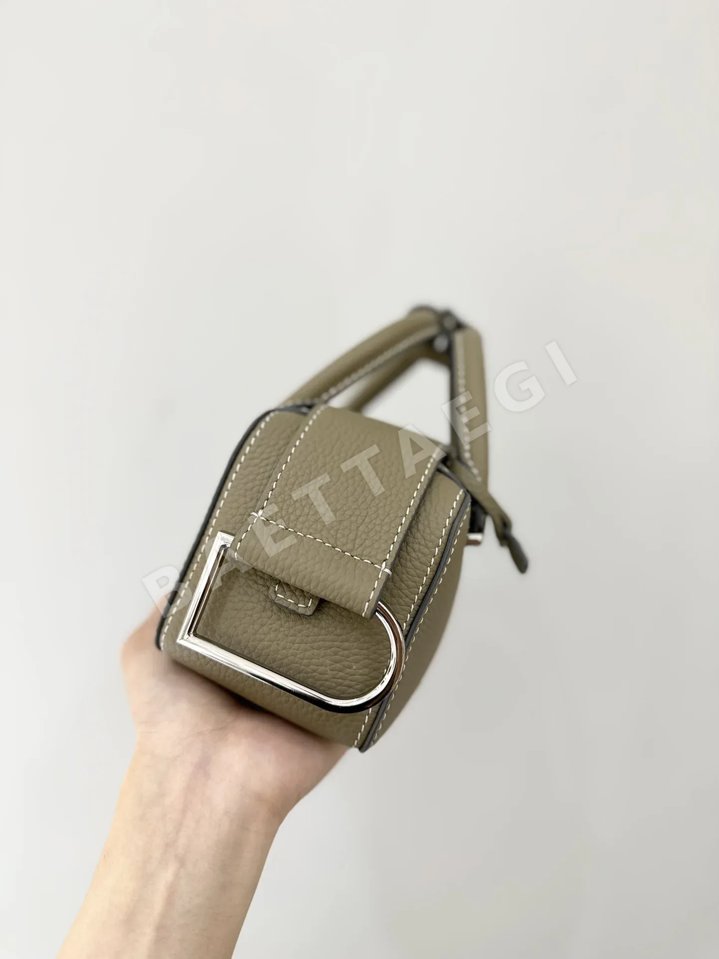 델보 쿨박스 나노 밀크 그레이 가방 상세 이미지 4