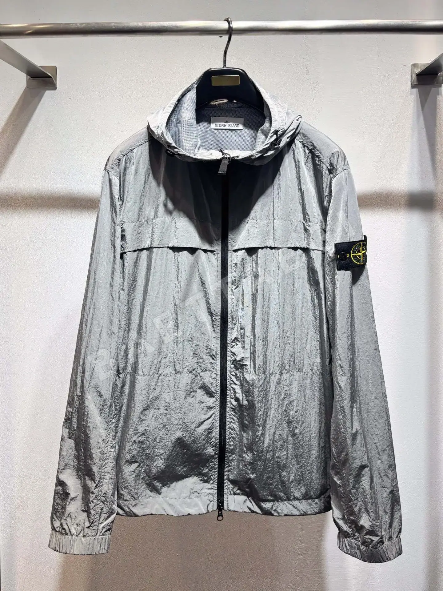 스톤아일랜드 메탈릭 나일론 후드 자켓 M~2XL 50963