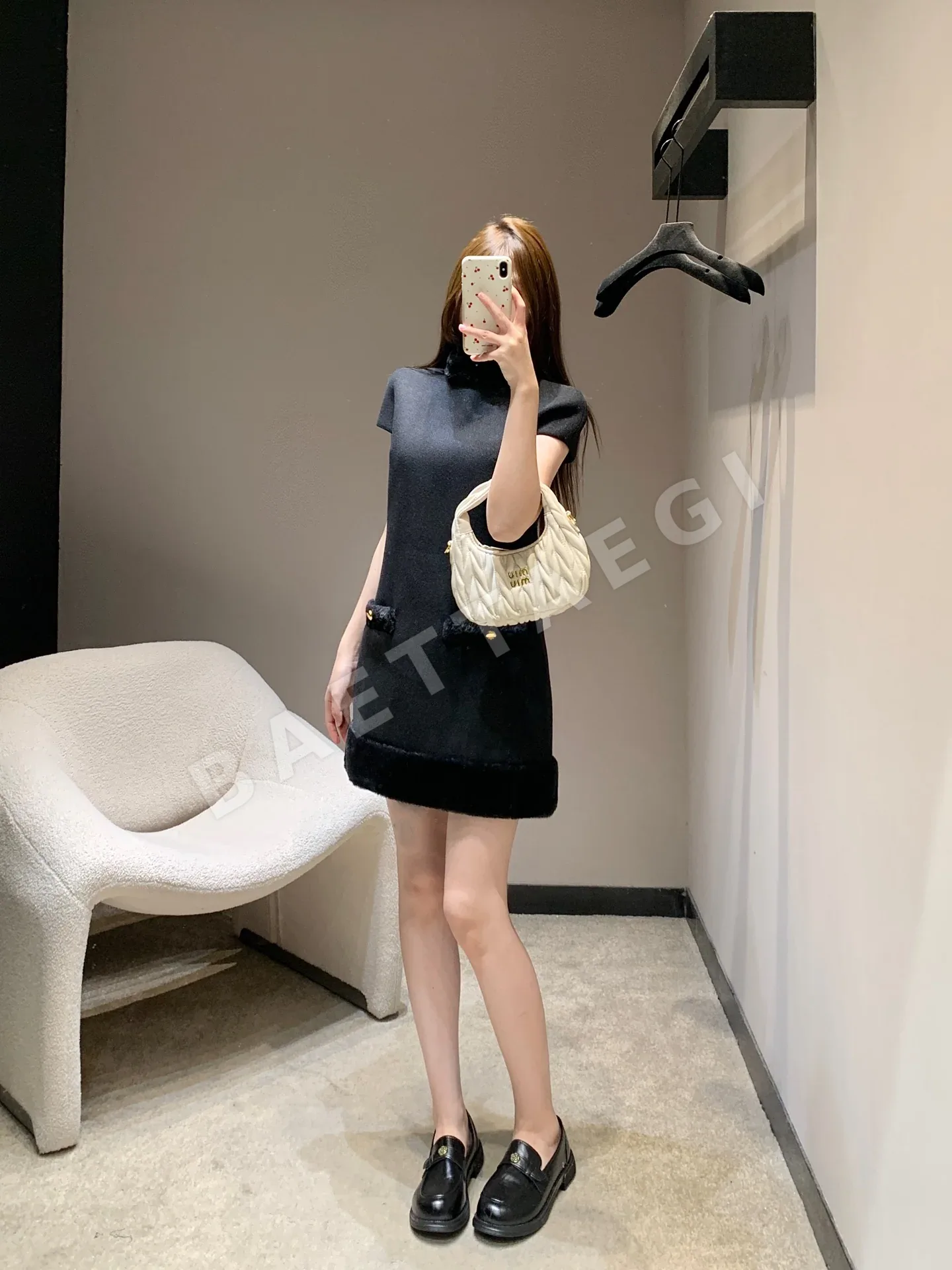 프라다 플러시 패치워크 반팔 원피스 상세 이미지 4
