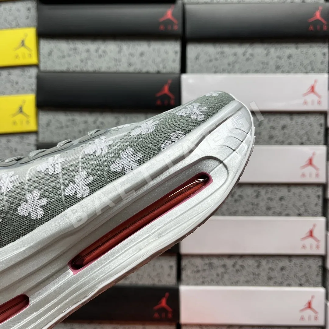 나이키 [CG] 보메로 프리미엄 IO0028-001 201997 Nike Vomero Premium 상세 이미지 8