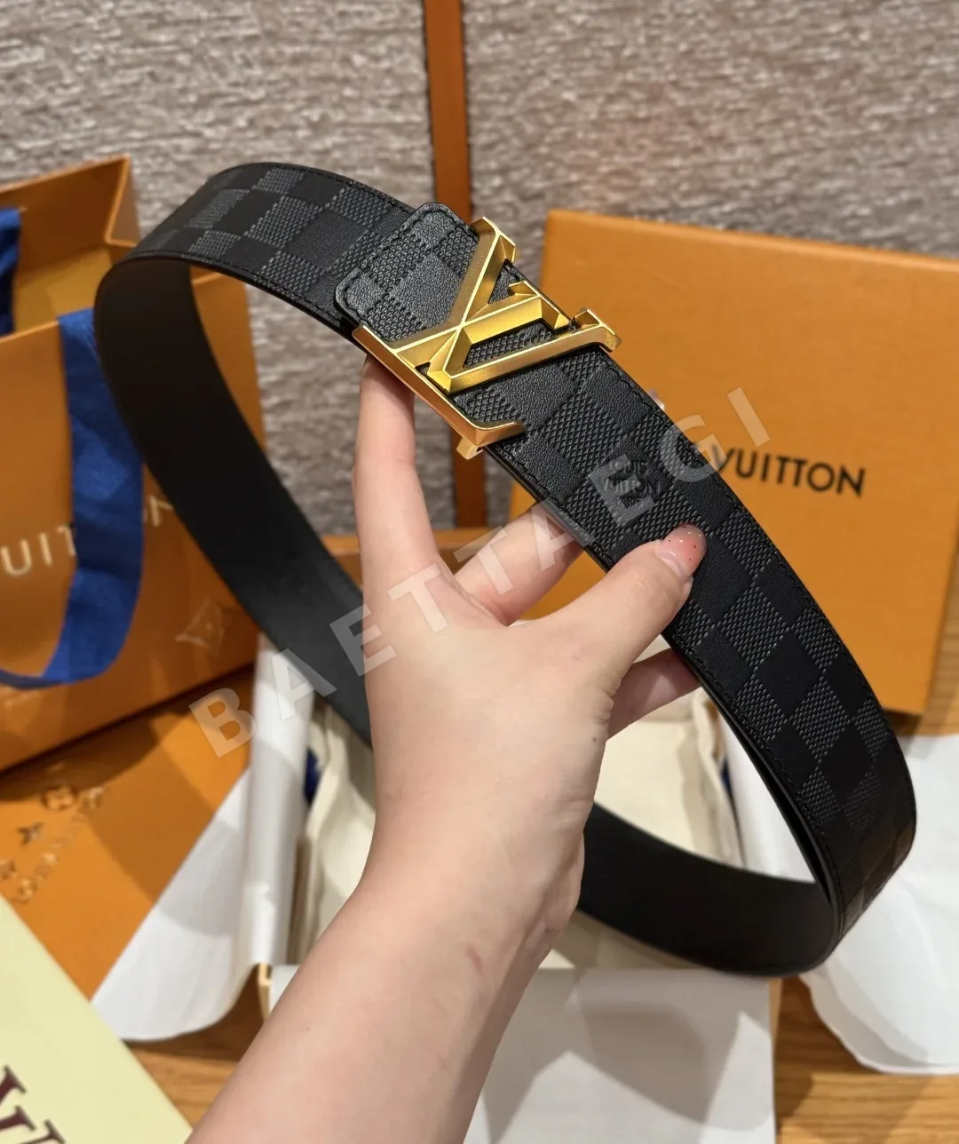 루이비통 피라미드 40mm 리버서블 소가죽 벨트 상세 이미지 3
