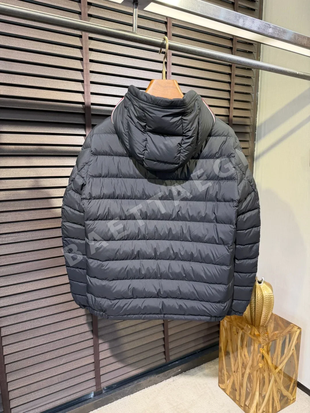 몽클레르 베르메일 후드 쇼트 다운 자켓 M3552 상세 이미지 2