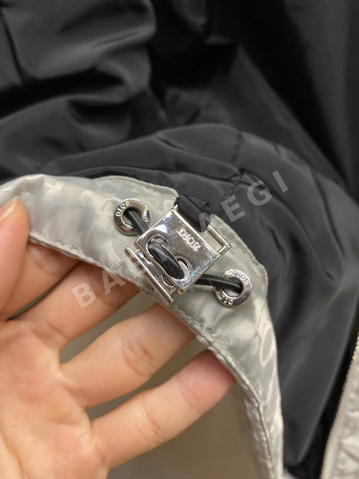 디올 풀 로고 자카드 남성 패딩 상세 이미지 7